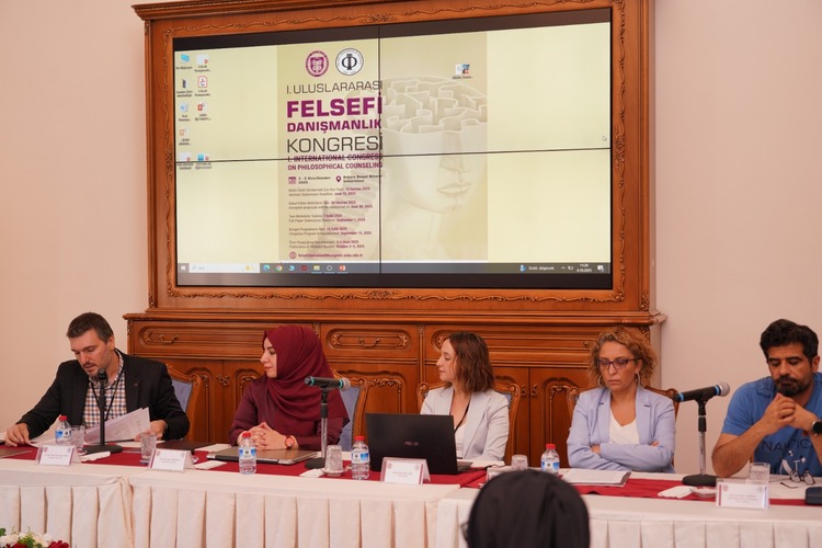 Dr. Öğr. Üyesi Ömer Fatih Tekin'den Dijitalleşme ve Yapay Zekâ Bağlamında Felsefi Danışmanlık Sunumu